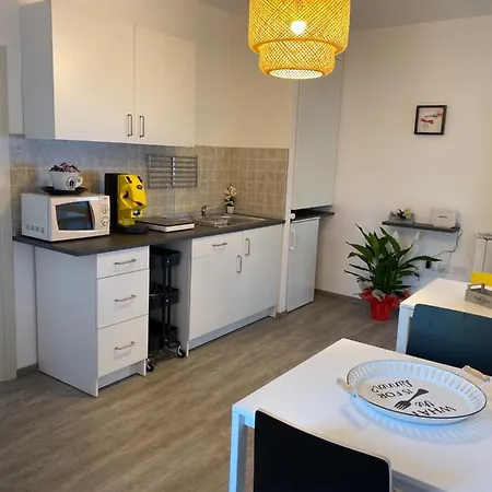 לינה וארוחת בוקר La Grancia 3*